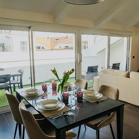Reverie Exclusive Apartment *