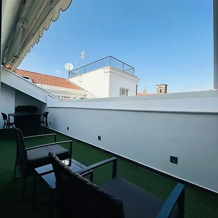 Reverie Exclusive Naples